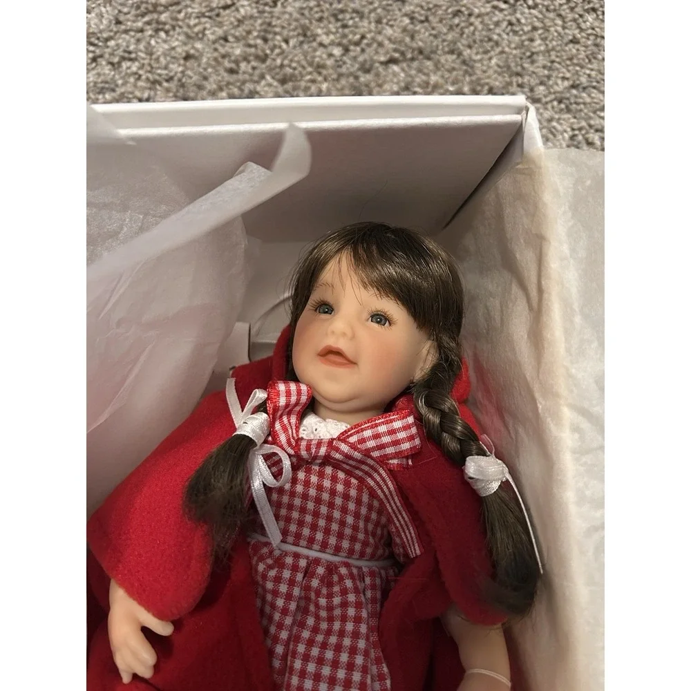 Lee Middleton Original Dolls Little Red Riding Hood 8in Vinyl Artist Doll COA